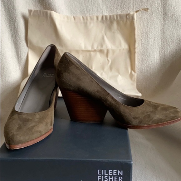 Eileen Fisher Hawk block heel olive suede pump 7 - Picture 5 of 7